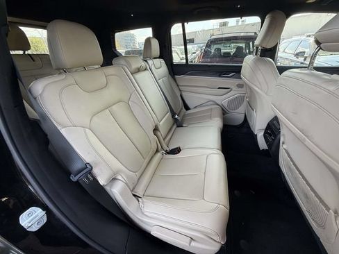 Used 2023 Jeep Grand Cherokee L Limited w/ Luxury Tech Group II AWD/4WD image 12