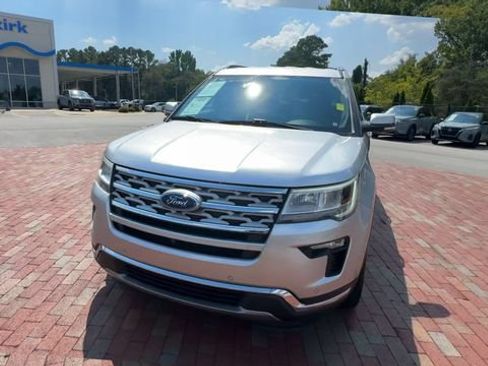 Used 2019 Ford Explorer Limited w/ Class III Trailer Tow Package FWD image 6