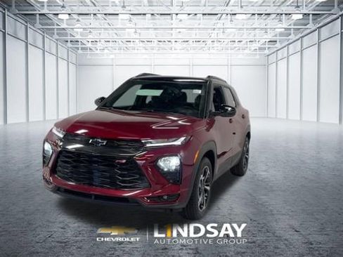 Used 2023 Chevrolet TrailBlazer RS w/ Sun and Liftgate Package FWD image 2