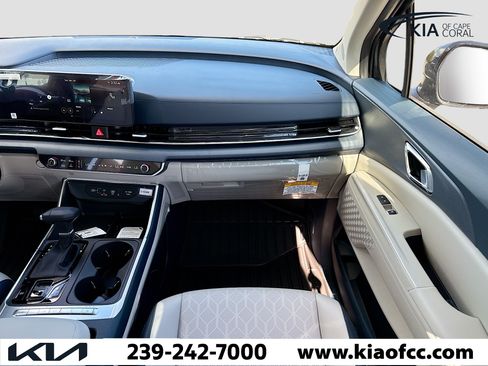 New 2026 Kia Carnival EX FWD image 16