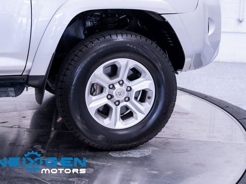 Used 2020 Toyota 4Runner SR5 AWD/4WD image 51
