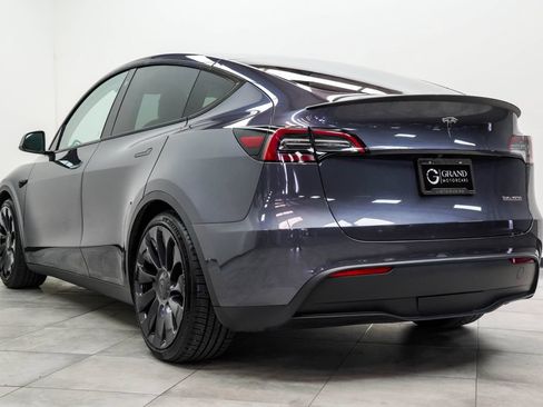 Used 2022 Tesla Model Y Performance AWD/4WD image 11