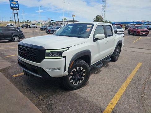 Used 2023 Nissan Frontier PRO-4X w/ Technology Package AWD/4WD image 9
