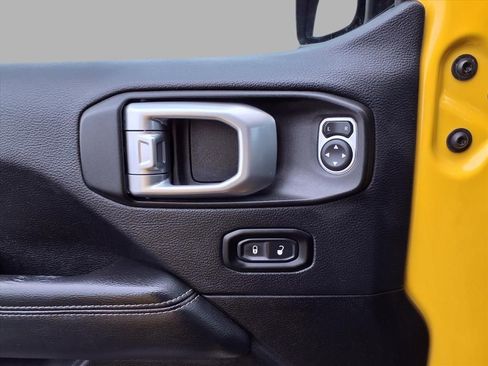 Used 2019 Jeep Wrangler Unlimited Rubicon w/ Cold Weather Group image 16