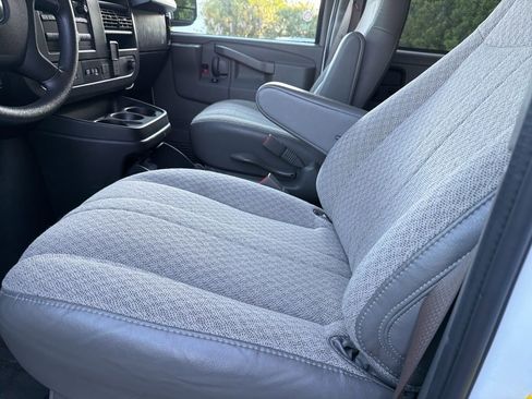 Used 2025 Chevrolet Express 3500 LT w/ LT Preferred Equipment Group image 6