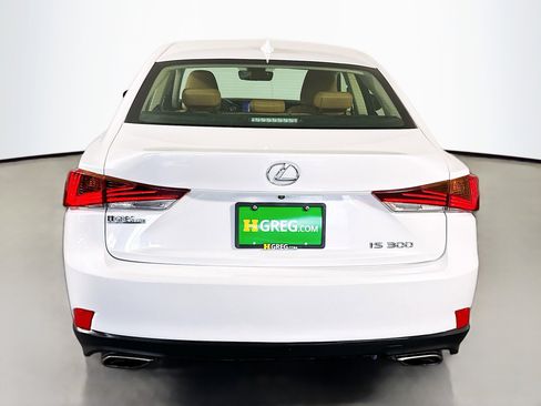 Used 2019 Lexus IS 300 w/ Accessory Package 2 image 8