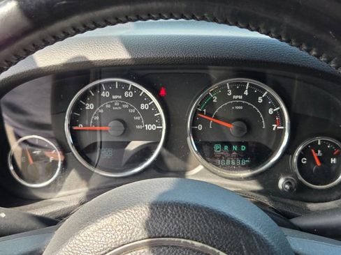 Used 2016 Jeep Wrangler Unlimited Sahara w/ Connectivity Group image 20