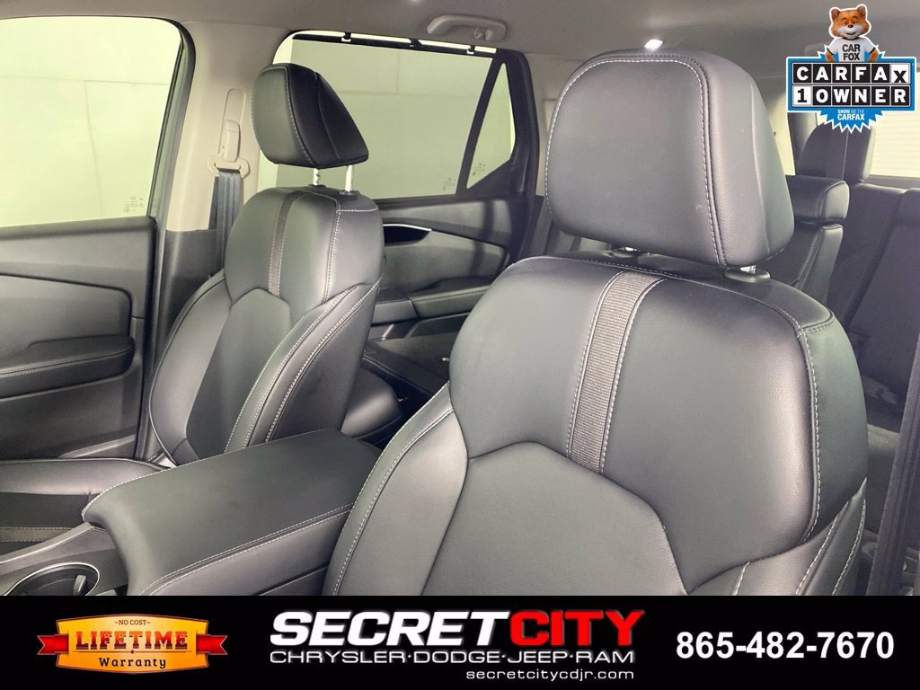 Used 2025 Honda Pilot EX-L image 10