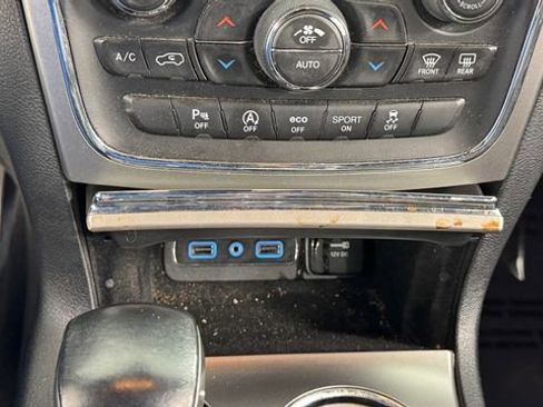 Used 2018 Jeep Grand Cherokee Laredo AWD/4WD image 27
