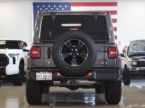 Used 2020 Jeep Wrangler Unlimited Sahara image 29