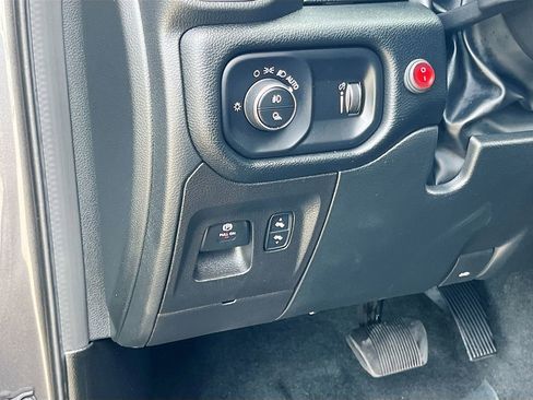 Used 2022 RAM 1500 Big Horn AWD/4WD image 10