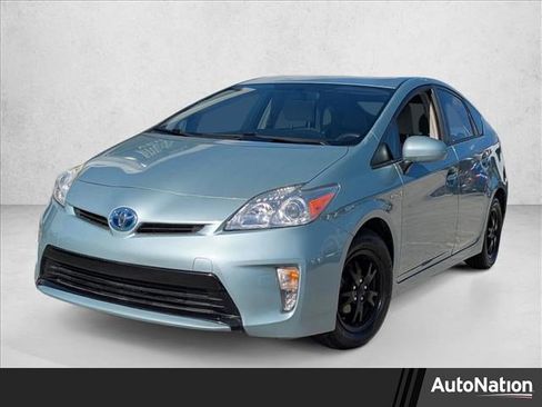 Used 2015 Toyota Prius Two image 1