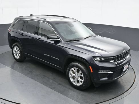 Used 2023 Jeep Grand Cherokee Limited AWD/4WD image 24
