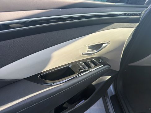 Used 2024 Hyundai Tucson Limited image 11