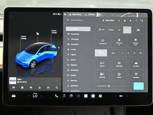 Used 2024 Tesla Model Y Long Range AWD/4WD image 7