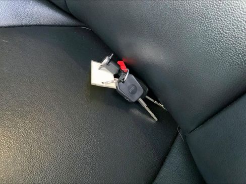 Used 2023 Ford Ranger XL image 14