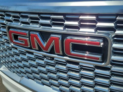 Used 2022 GMC Yukon Denali AWD/4WD image 32