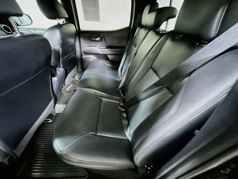Certified 2020 Toyota Tacoma Limited AWD/4WD image 22
