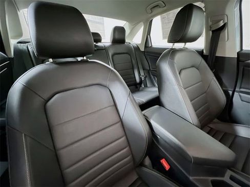 Used 2024 Volkswagen Jetta SE image 25