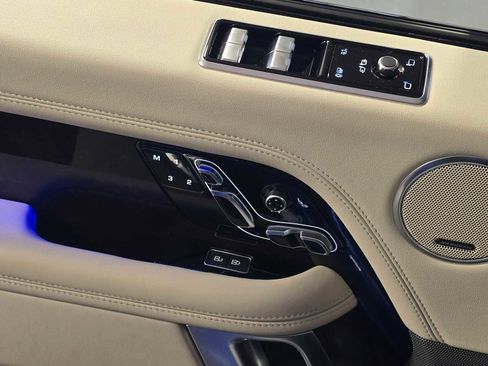 Used 2021 Land Rover Range Rover P525 Westminster Edition LWB image 24