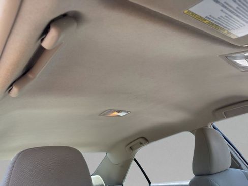 Used 2012 Toyota Camry LE image 38