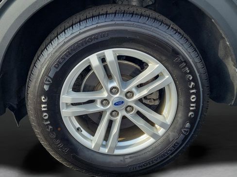 Used 2023 Ford Explorer XLT w/ Equipment Group 202A image 34