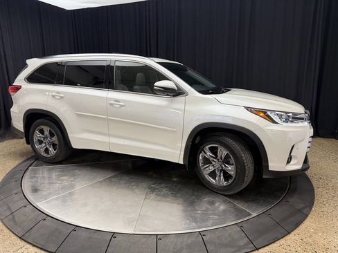 Used 2019 Toyota Highlander Limited Platinum image 15
