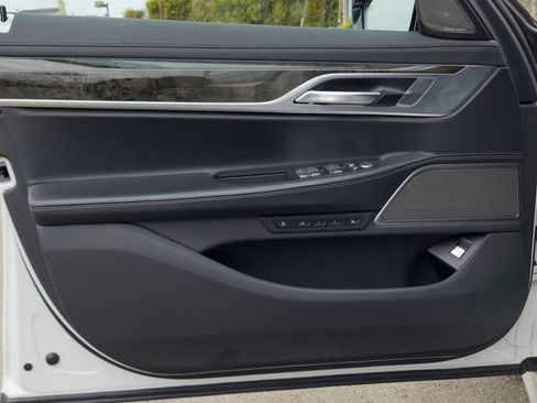 Used 2022 BMW 745e xDrive w/ M Sport Package image 18