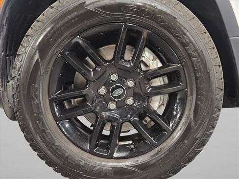 Used 2022 Land Rover Defender 110 SE AWD/4WD image 23