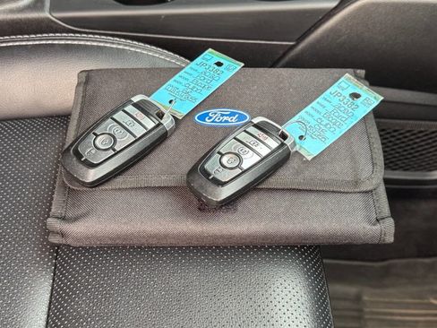 Used 2020 Ford Escape SEL image 31