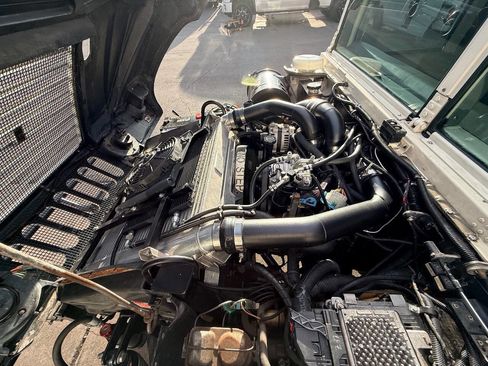 Used 1995 HUMMER H1 4-Door Wagon image 36