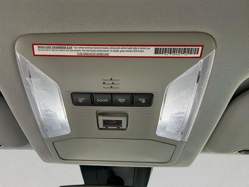 Used 2020 Toyota RAV4 LE FWD image 30