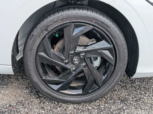 Certified 2026 Hyundai Elantra SEL FWD image 11