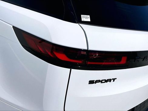 Certified 2025 Land Rover Range Rover Sport SE image 21