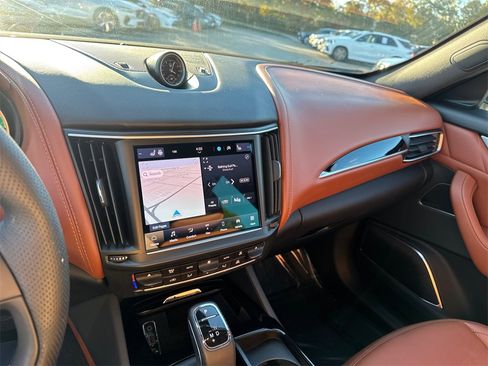 Used 2022 Maserati Levante Modena image 29