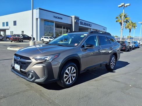 Used 2023 Subaru Outback Premium image 6