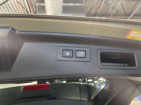 Used 2021 Subaru Forester Premium AWD/4WD image 13