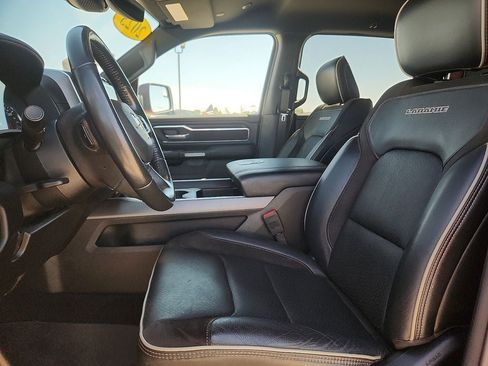 Used 2023 RAM 1500 Laramie AWD/4WD image 16