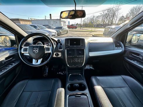 Used 2017 Dodge Grand Caravan GT image 23