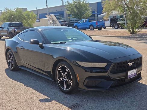 Used 2025 Ford Mustang Coupe RWD image 2