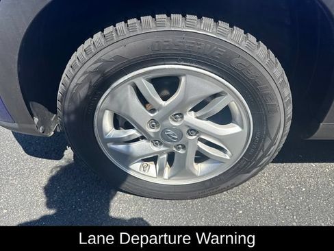 Used 2021 Hyundai Venue SE FWD image 10