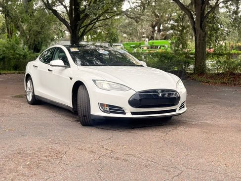 Used 2013 Tesla Model S Performance image 3