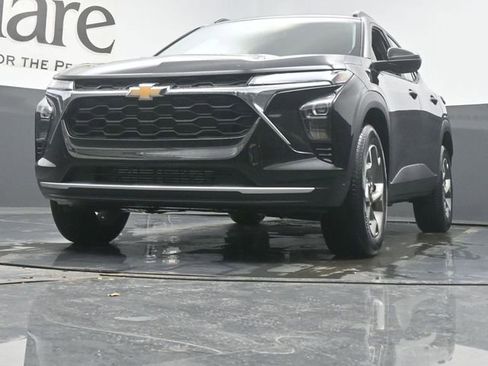 New 2026 Chevrolet Trax LT w/ Sunroof Package image 34
