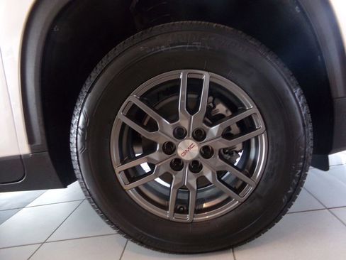 New 2025 GMC Acadia Elevation image 31