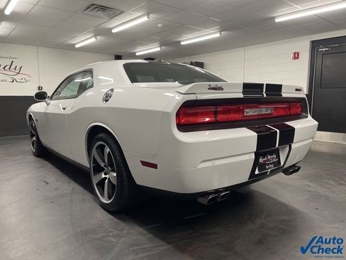 Used 2014 Dodge Challenger SRT8 image 8