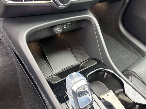 New 2026 Volvo XC40 B5 Plus w/ Protection Package Premier image 22