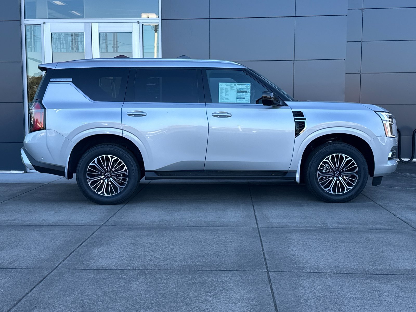 New 2026 Nissan Armada SL w/ Captain's Chari Seat Package AWD/4WD image 3