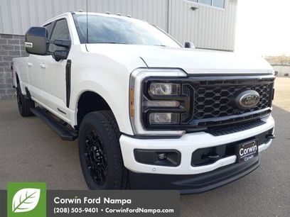 New 2026 Ford F350 Lariat w/ Black Appearance Package