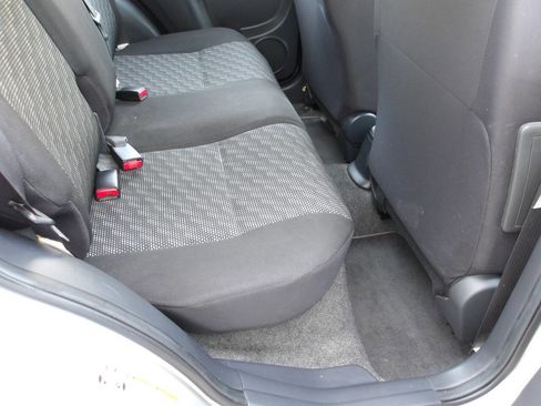 Used 2008 Suzuki SX4 Hatchback FWD image 20