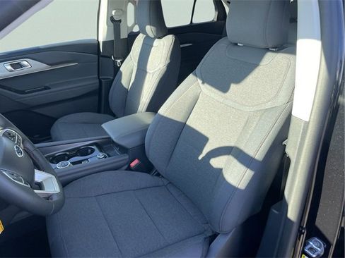 New 2025 Ford Explorer Active image 12